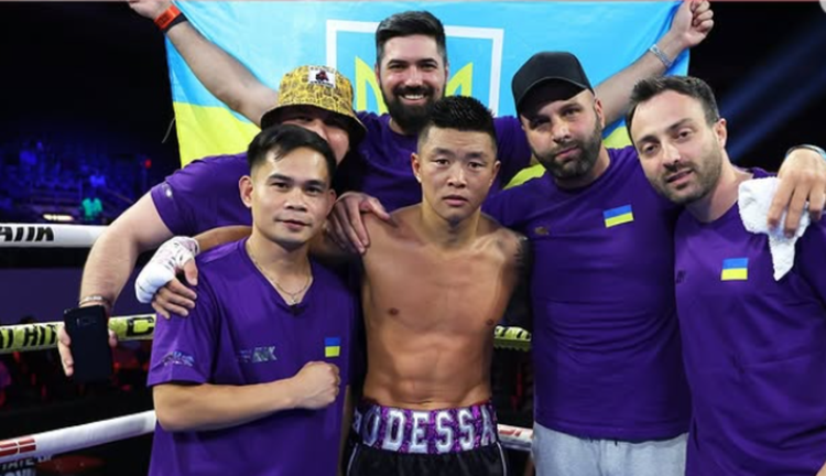 Арнольд Хегай з командою / Фото з Instagram Арнольд Хегай з командою / Фото з Instagram