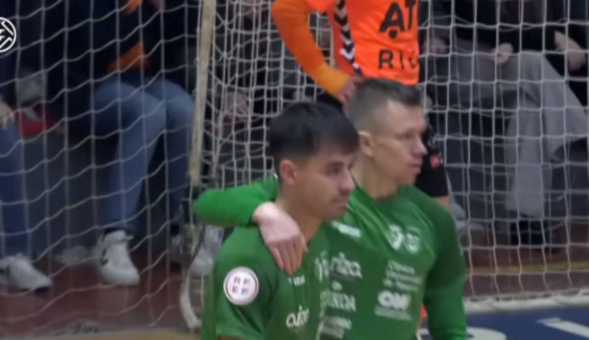 Игорь Корсун (справа) / Скриншот из видео