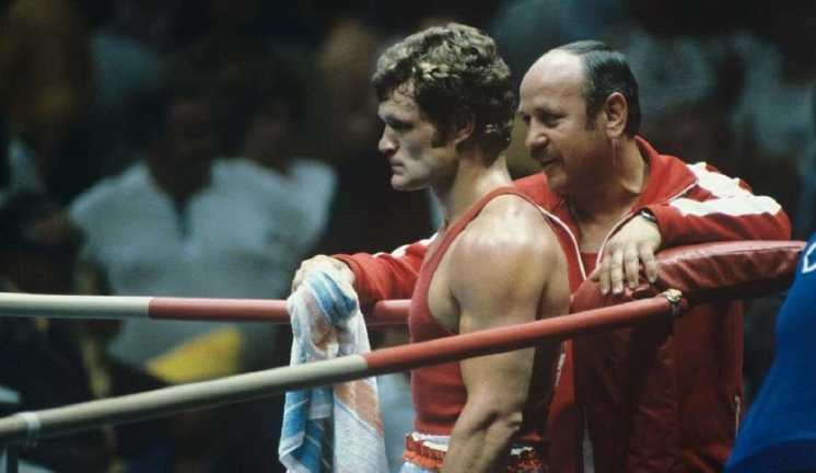 Віктор Савченко з тренером / Фото з відкритих джерел Віктор Савченко з тренером / Фото з відкритих джерел