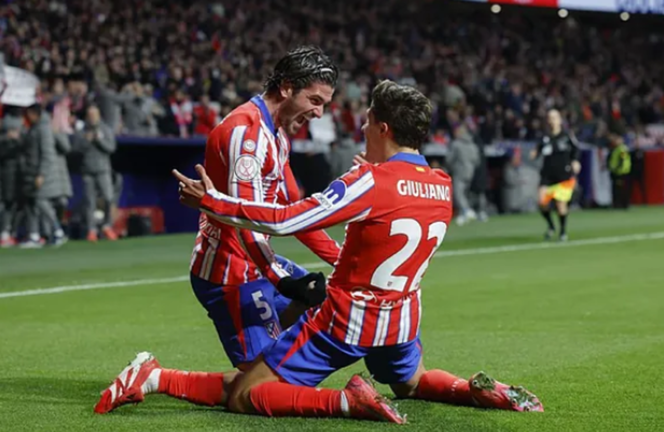 Родріго Де Пауль й Джуліано Сімеоне / Фото EFE Родріго Де Пауль й Джуліано Сімеоне / Фото EFE