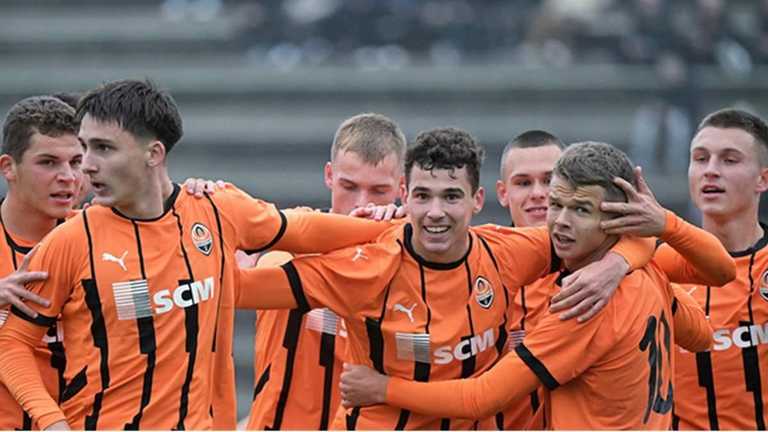 Гравці Шахтаря U-19 / фото: ФК Шахтар Гравці Шахтаря U-19 / фото: ФК Шахтар