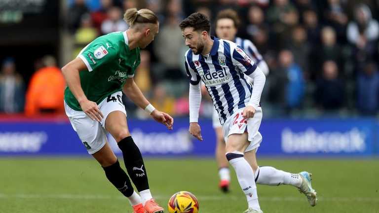 Максимв Таловєров (ліворуч) / Фото Adam Fradgley/West Bromwich Albion FC via Getty Images