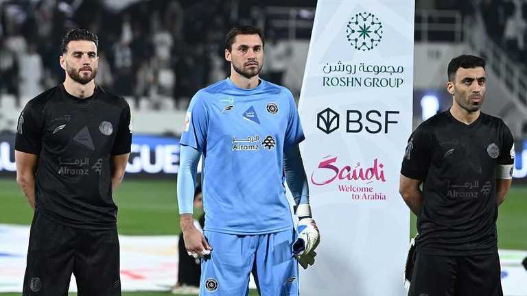 Георгий Бущан с одноклубниками / Фото Аль-Шабаб Георгий Бущан с одноклубниками / Фото Аль-Шабаб