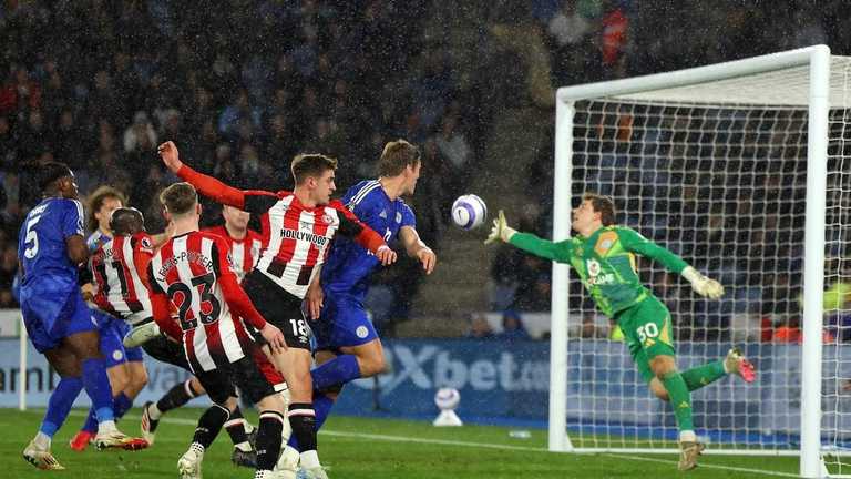 Ярмолюк був близьким до гола у ворота Лестера / Mark Thompson/Getty Images Ярмолюк був близьким до гола у ворота Лестера / Mark Thompson/Getty Images