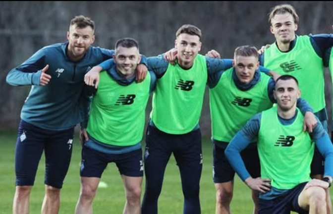 Максим Дячук (нижній ряд) / Фото з Instagram Максим Дячук (нижній ряд) / Фото з Instagram