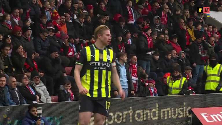 Кевин де Брюйне празднует гол / скриншот трансляции Кевин де Брюйне празднует гол / скриншот трансляции