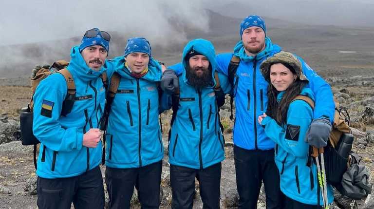 Військові піднямаються на Кіліманджаро / Фото instagram.com/secondwindua Військові піднямаються на Кіліманджаро / Фото instagram.com/secondwindua