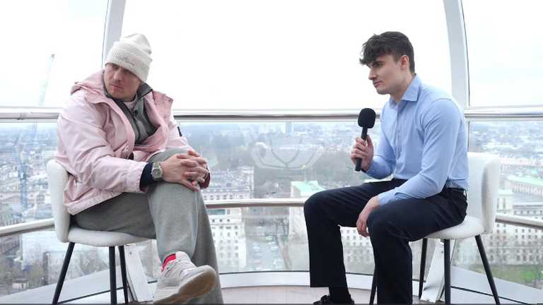 Олександр Усик / Скріншот із відео Олександр Усик / Скріншот із відео