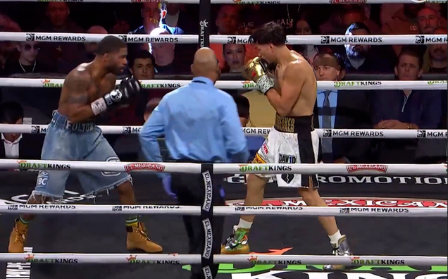 В боксе новый чемпион мира: обидчик украинца в ботинках отобрал пояс WBC 