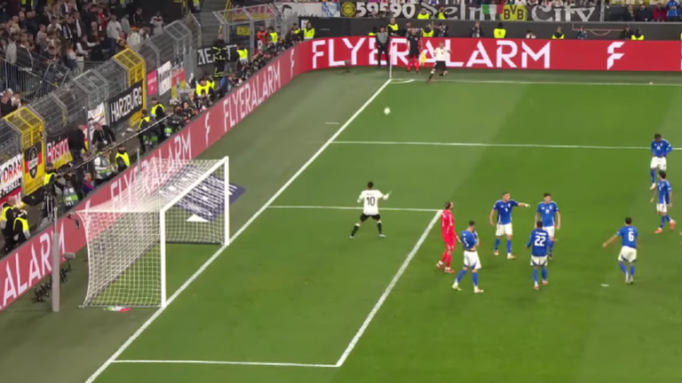 Епізод з пропущеним голом Італії / Скріншот Епізод з пропущеним голом Італії / Скріншот