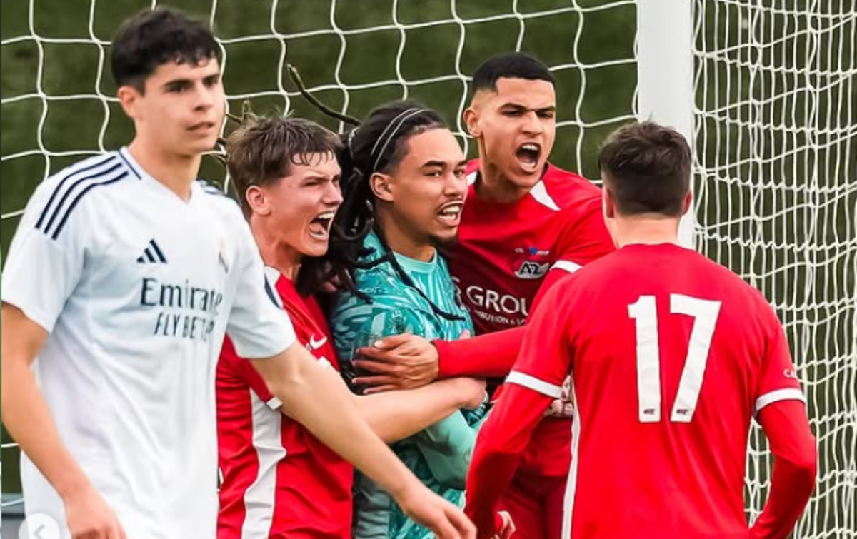 Богдан Будко (№17) с партнерами / Фото из Instagram Богдан Будко (№17) с партнерами / Фото из Instagram