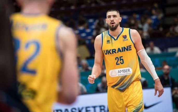 Олексій Лень в лавах збірної України /Фото fiba.basketball