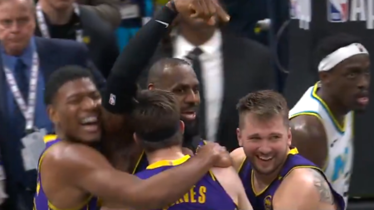 Леброн з партнерами / Скріншот Леброн з партнерами / Скріншот