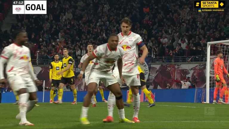 Гравці РБ Лейпциг святкують гол / Скріншот з трансляції Гравці РБ Лейпциг святкують гол / Скріншот з трансляції