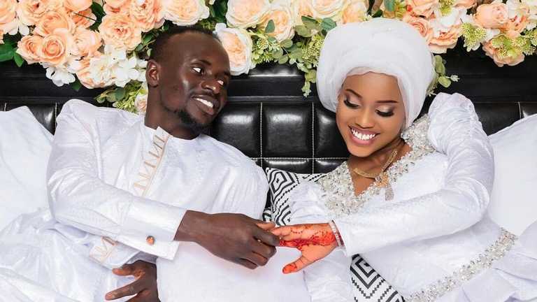 Мане з дружиною / Фото з відкритих джерел Мане з дружиною / Фото з відкритих джерел