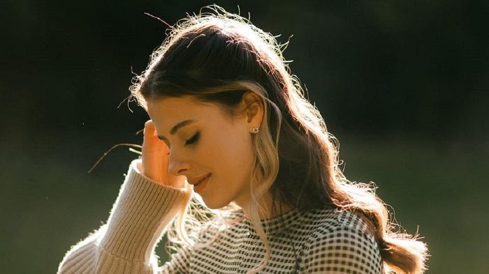 Стильная Магучих показала, как у океана готовится к Бриллиантовой лиге – солнечные фото