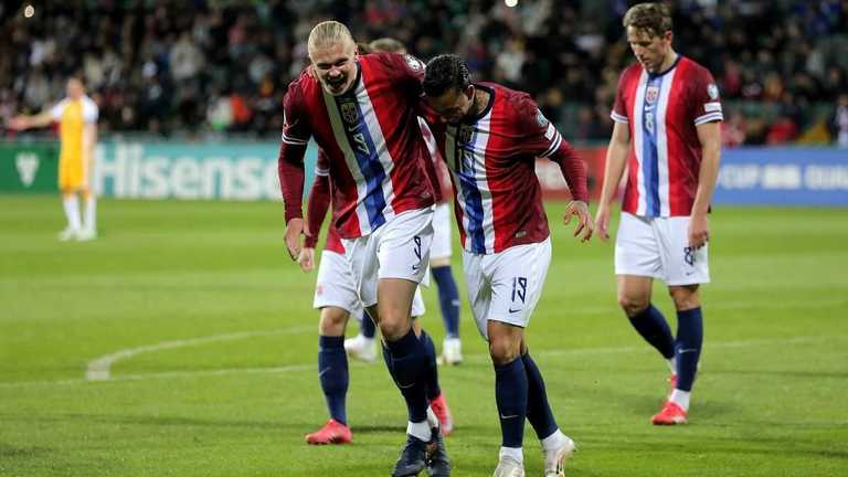 Холанд (ліворуч) / Photo by Vasile Mihai-Antonio - UEFA/UEFA via Getty Images Холанд (ліворуч) / Photo by Vasile Mihai-Antonio - UEFA/UEFA via Getty Images