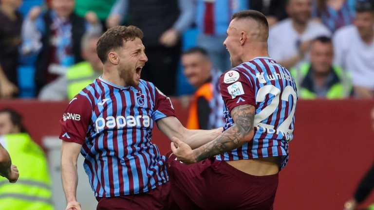 Олександр Зубков (справа) / Фото Трабзонспор Олександр Зубков (справа) / Фото Трабзонспор