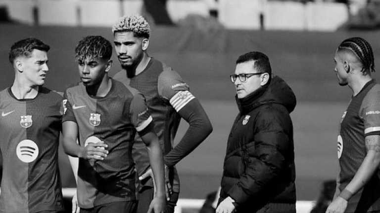 Карлес Міньярро Гарсія з гравцями / Фото з X Карлес Міньярро Гарсія з гравцями / Фото з X