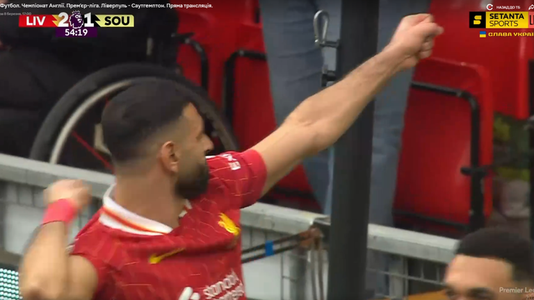 Салах святкує забитий м'яч / Скріншот Салах святкує забитий м'яч / Скріншот