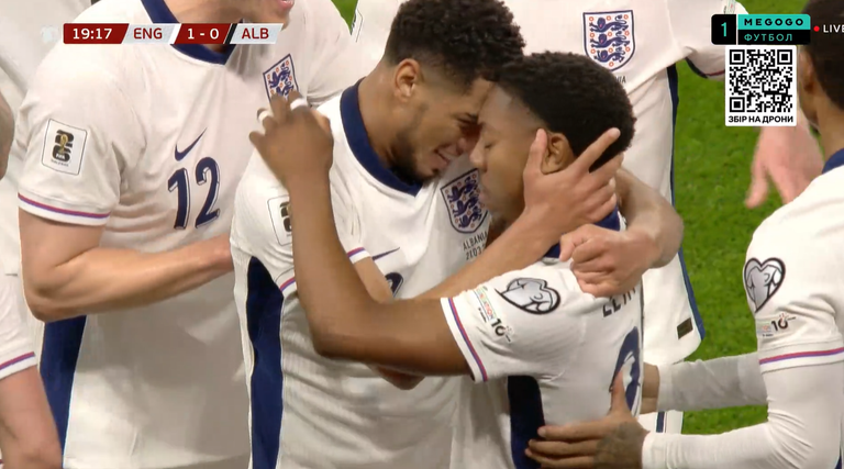 Гравці збірної Англії святкують забитий гол / Скріншот Гравці збірної Англії святкують забитий гол / Скріншот