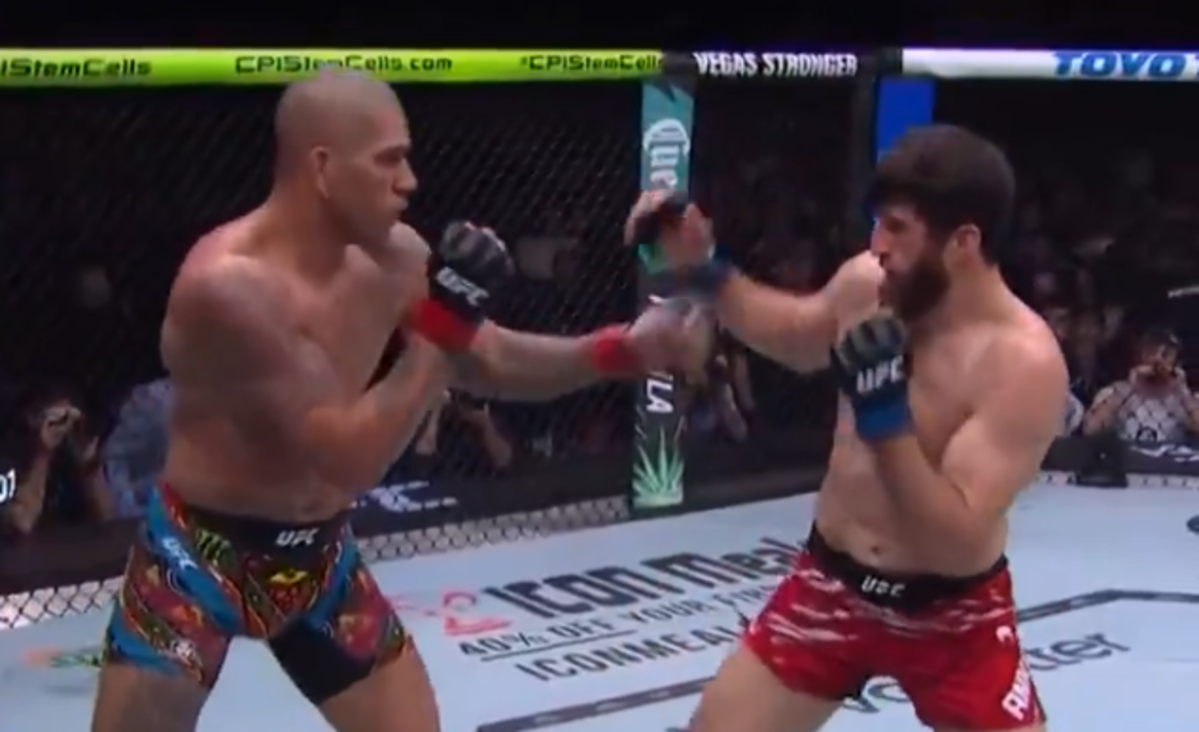 Алекс Перейра (ліворуч) / Скріншот