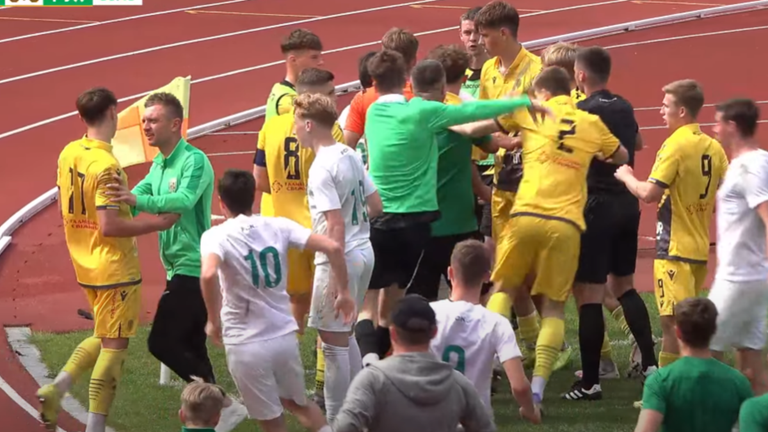 Карпати U-19 – Рух U-19 / Скріншот Карпати U-19 – Рух U-19 / Скріншот