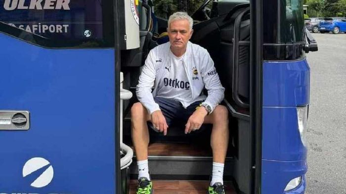 "Ми були кращими за непереможний Арсенал": Моурінью, Террі й Лемпард згадали легендарний рекорд і титул Челсі