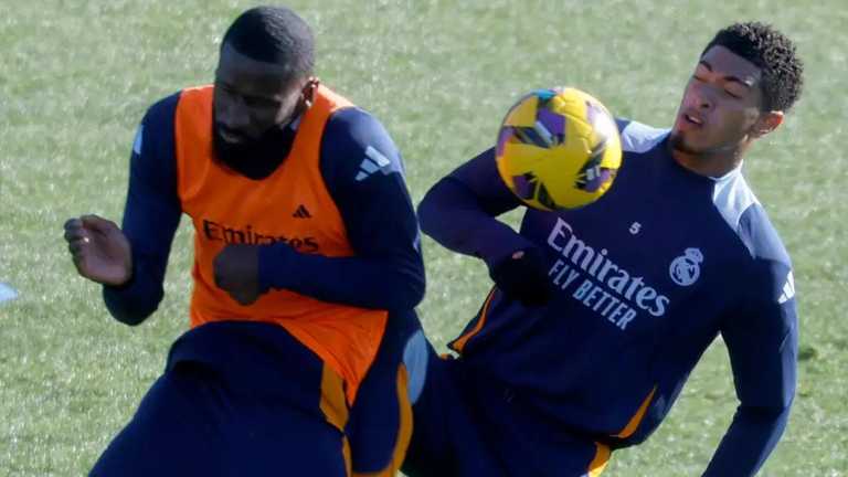 Антоніо Рюдігер і Джуд Беллінгем на тренуванні Реала / Фото AFP Антоніо Рюдігер і Джуд Беллінгем на тренуванні Реала / Фото AFP