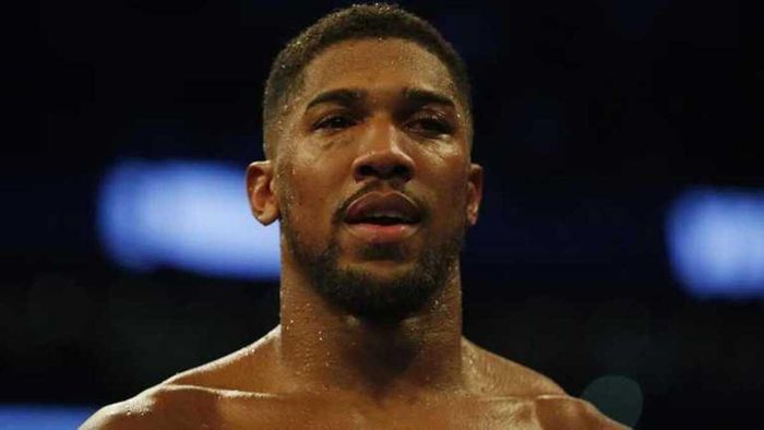 Відомий журналіст пояснив, у чому Усик завжди відставатиме від Джошуа