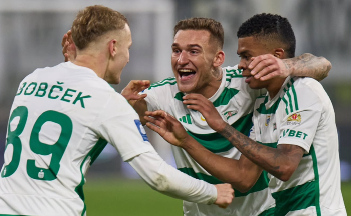 Богдан В'юнник (по центру) / Фото ФК Лехія Богдан В'юнник (по центру) / Фото ФК Лехія