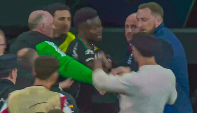 Конфлікт Сака й Карвахаля / Скріншот Конфлікт Сака й Карвахаля / Скріншот