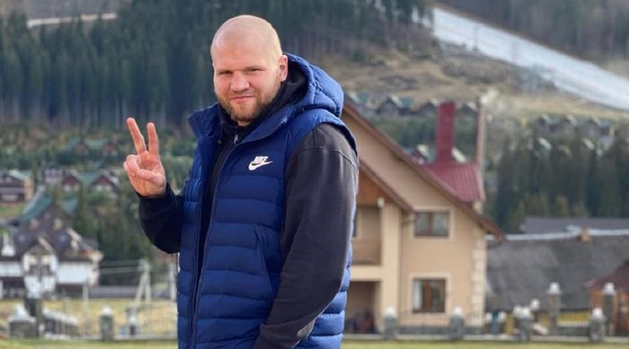 Український хевівейтер-гігант боксуватиме з олімпійським чемпіоном Парижа, який заради Ігор покидав профі-ринг