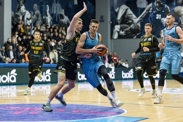 Дніпро без проблем здолав Київ-Баскет у першому матчі фінальної серії баскетбольної Суперліги