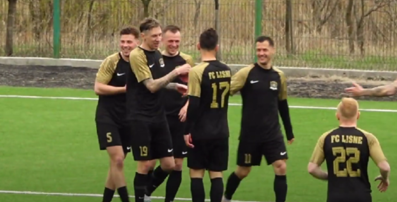 Гравці ФК Лісне / Скріншот