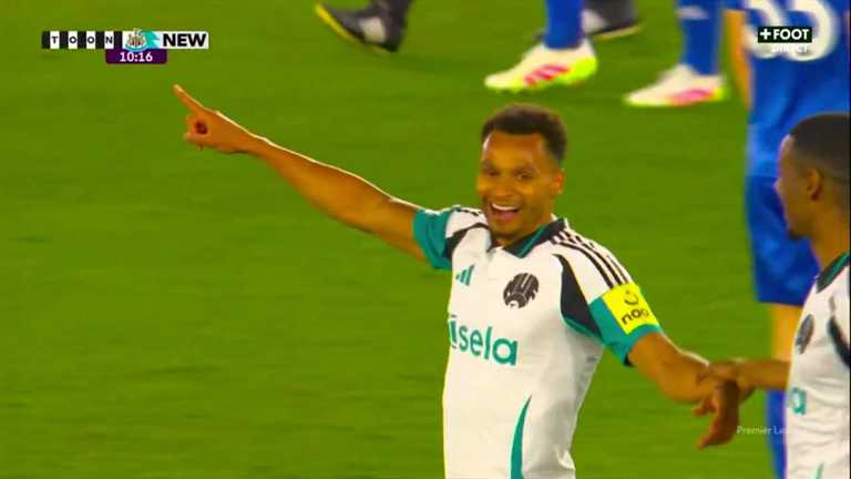 Мерфи празднует гол / Скриншот Мерфи празднует гол / Скриншот