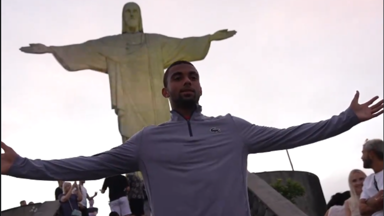 Артур Філс / Скріншот Артур Філс / Скріншот