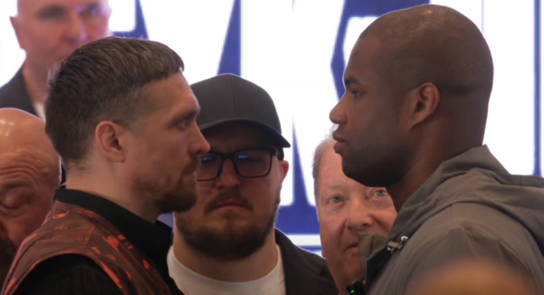 Битва поглядів Усика та Дюбуа / Скріншот Битва поглядів Усика та Дюбуа / Скріншот