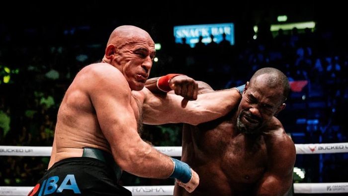 Зрадив Україну та отримав вбивчий нокаут на перших секундах бою – все на очах Конора