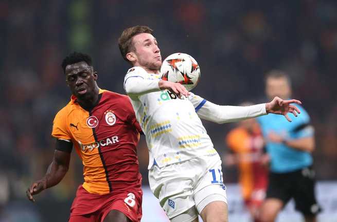 Владислав Ванат в матче против Галатасарая / Фото Getty Images