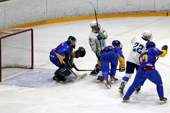 Збірна України з хокею здобула третю перемогу на ЧС, відвантаживши Словенії сім шайб