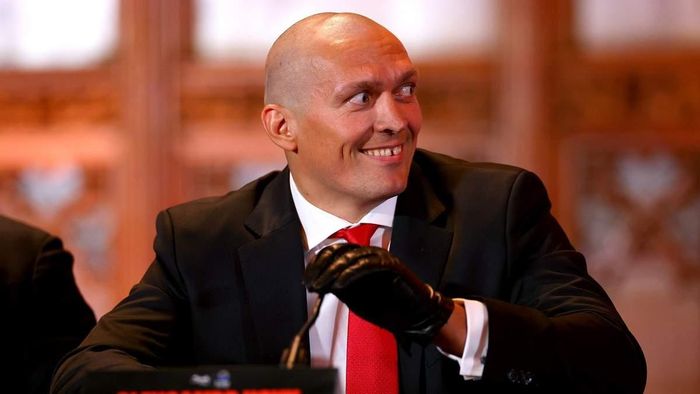 Усику пригрозил член команды Дюбуа: "Я вырву глаза из твоей головы"