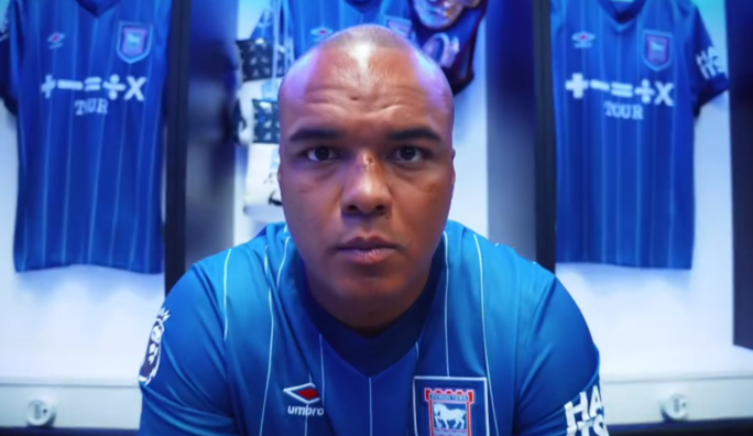 Претенденти на престижний боксерський титул влаштували сутичку – причиною стали жарти про клуб АПЛ