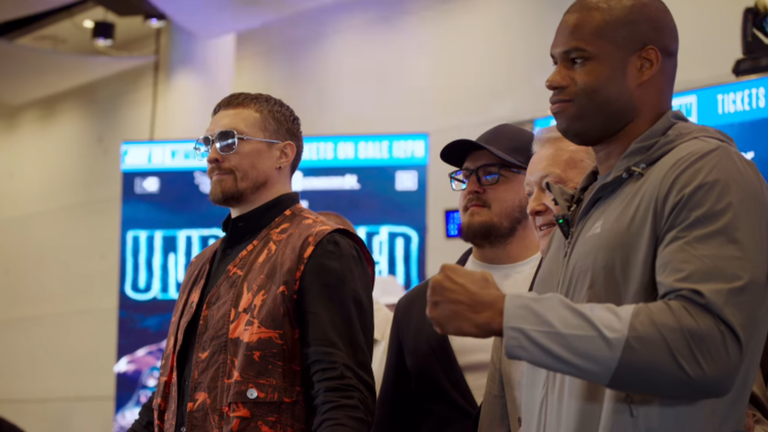 Олександр Усик та Даніель Дюбуа / Скріншот Олександр Усик та Даніель Дюбуа / Скріншот