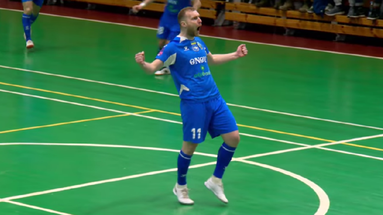 Євгеній Жук / Скріншот з відео Євгеній Жук / Скріншот з відео