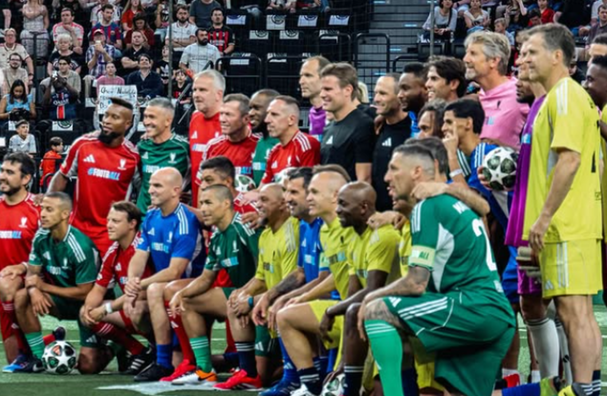 Іньєста не влучив з метра, Фігу засмутив Кака, Леманн увімкнув Мессі – шоу легенд футболу в Мюнхені