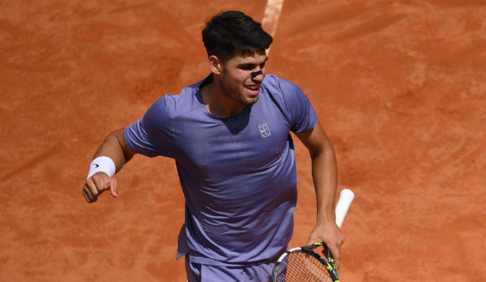 Алькарас повернувся після травми й феєрично стартував на тисячнику в Римі – відеоогляд матчу