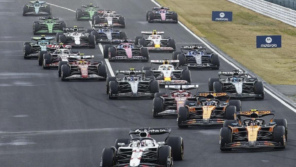 Боліди Формули-1 / Фото EFE Боліди Формули-1 / Фото EFE