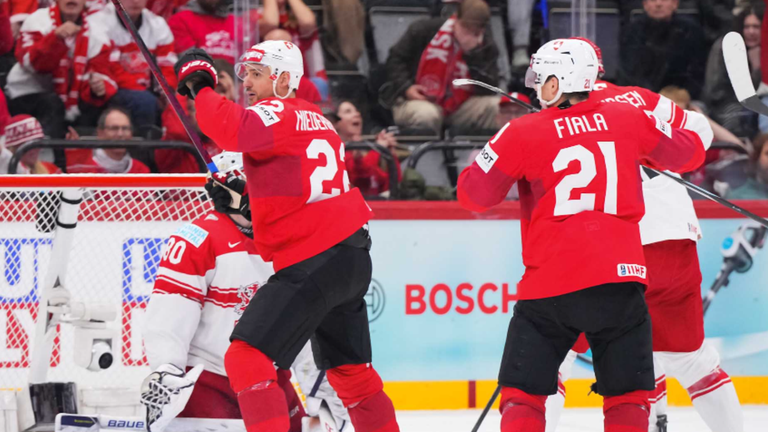 Збірна Швейцарії / IIHF / MATT ZAMBONIN Збірна Швейцарії / IIHF / MATT ZAMBONIN