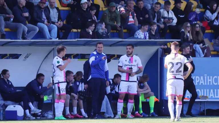 Сергій Нагорняк та гравці Епіцентра / Фото ФК Епіцентр Сергій Нагорняк та гравці Епіцентра / Фото ФК Епіцентр